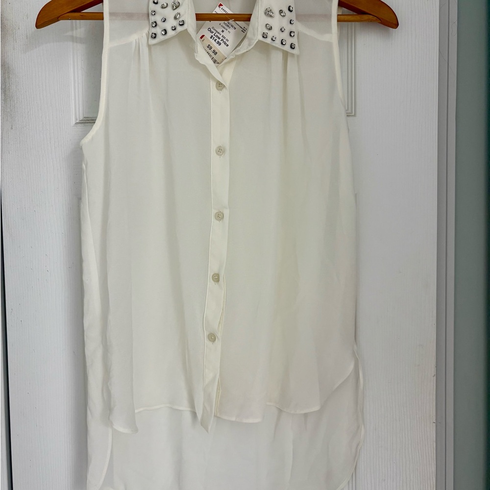 Sans Souci White Sleeveless Blouse with Studded Collar